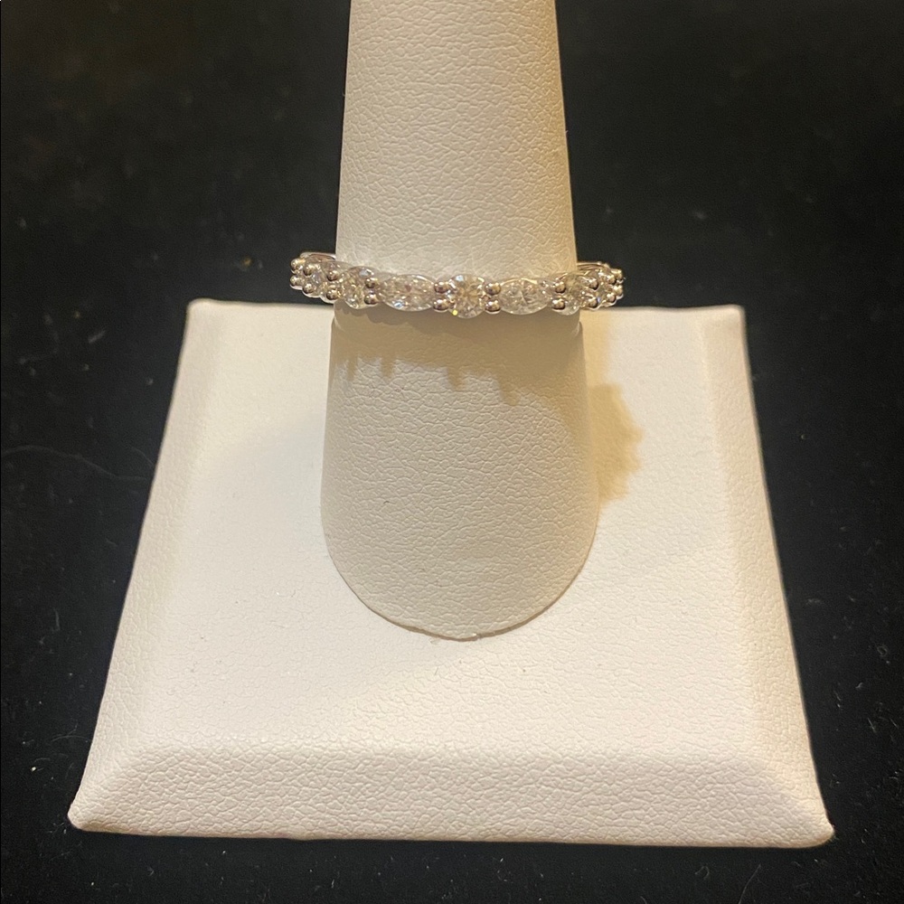Elegant 925 Silver Moissanite Size 9 Ring